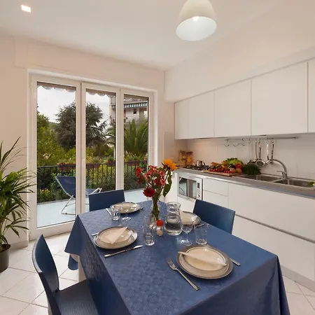 Feriehus Casa Aurora - In *